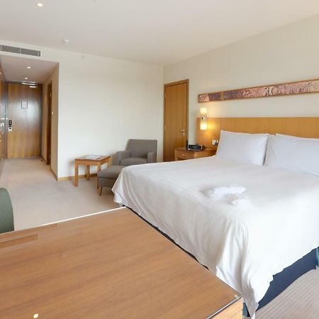Canary Riverside Plaza Hotel Лондон Екстер'єр фото A room at the hotel