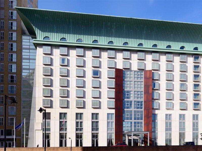 Canary Riverside Plaza Hotel Лондон Екстер'єр фото The new building of the University of East London