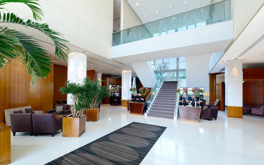 Canary Riverside Plaza Hotel Лондон Екстер'єр фото The lobby of the hotel