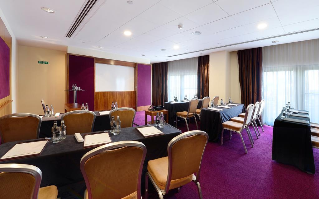 Canary Riverside Plaza Hotel Лондон Екстер'єр фото Meeting room