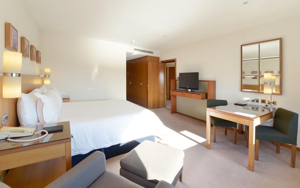 Canary Riverside Plaza Hotel Лондон Екстер'єр фото A room at the InterContinental London The O2