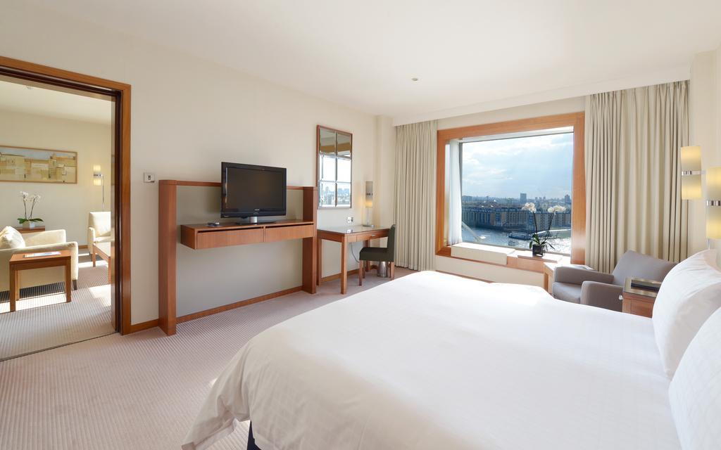 Canary Riverside Plaza Hotel Лондон Екстер'єр фото A room at the InterContinental London - The O2