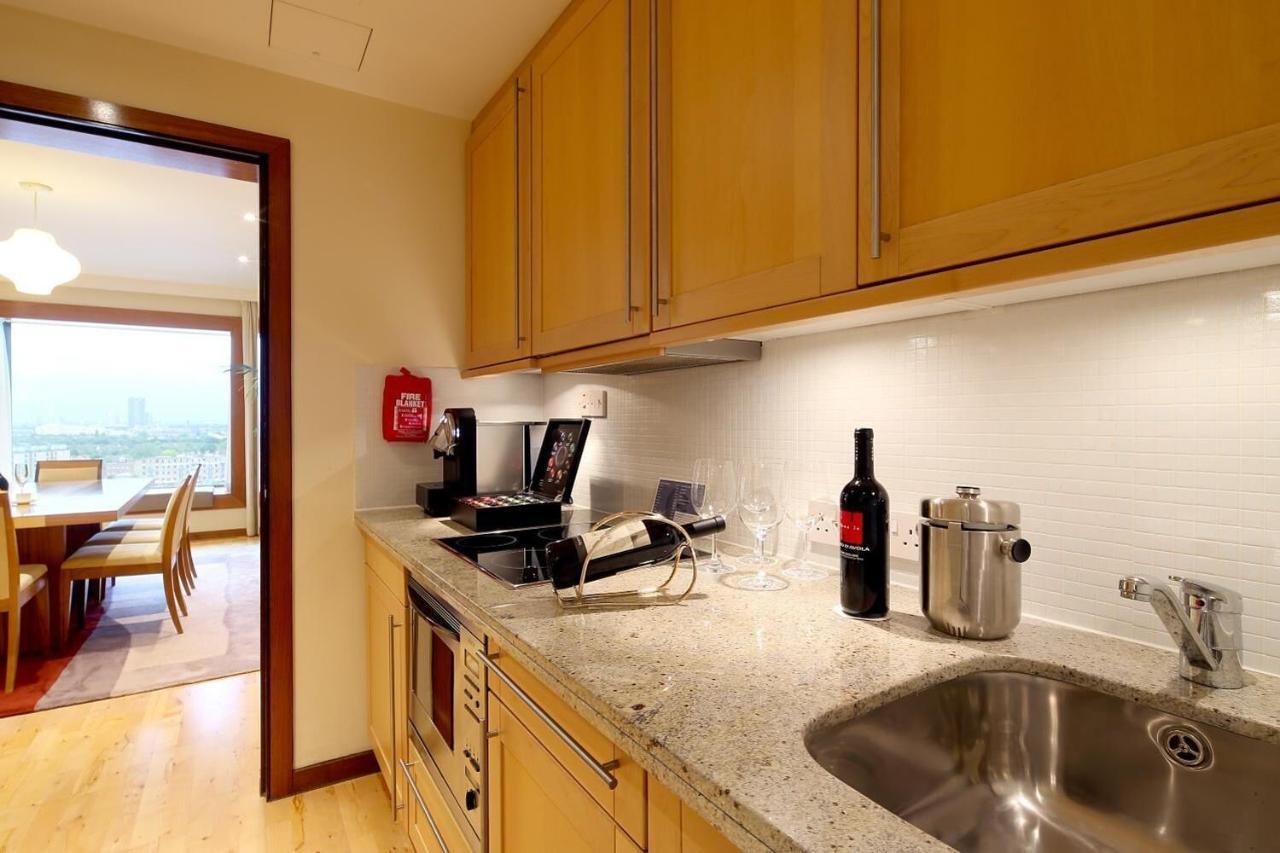 Canary Riverside Plaza Hotel Лондон Екстер'єр фото A typical kitchen